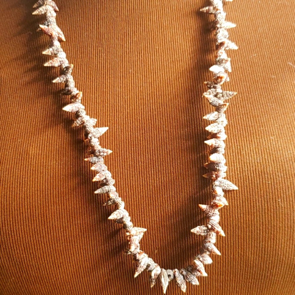 FASHION NECKLACE